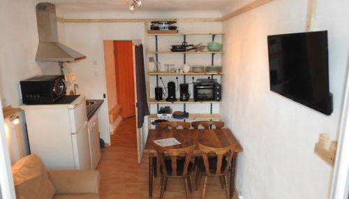 A découvrir joli petit Appart au coeur du village - Foto 1