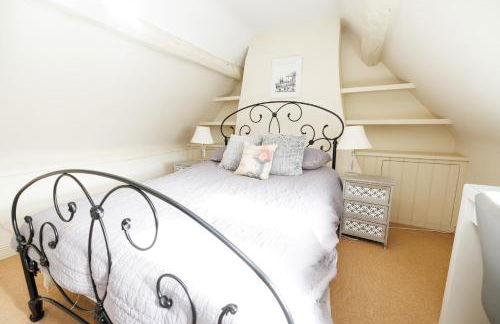 Jackdaw Cottage-Beautiful Cottage, Town Centre - Photo 24