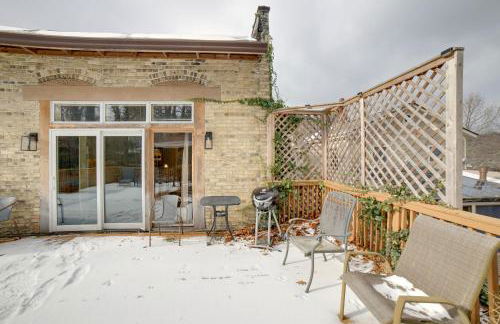 Charming Saugatuck Condo with Private Deck and Grill! - Foto 7