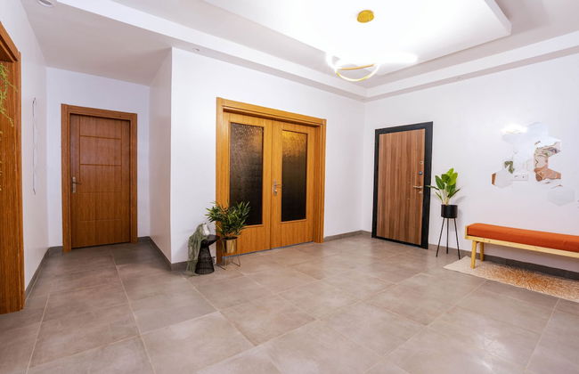 Lighthouse Signature Suites - Photo 61