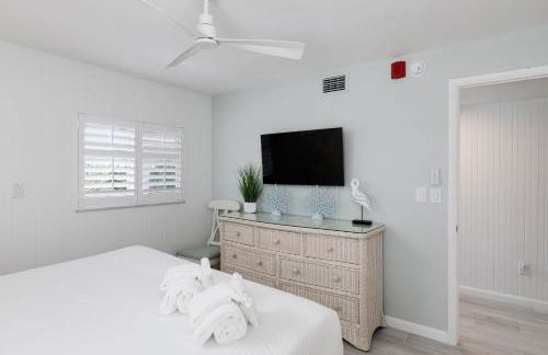 Breakers West C2 - Gorgeous Top Floor Beach Condo - Photo 11