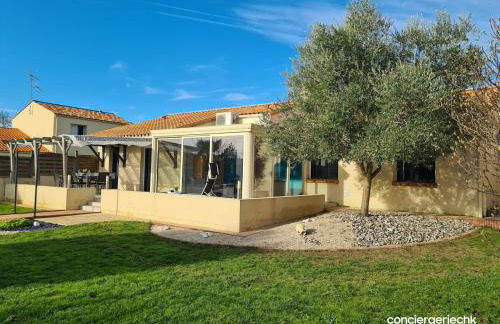 Le Donjon charmant gîte avec jardin et terrasse proche du Puy duFou - Photo 47