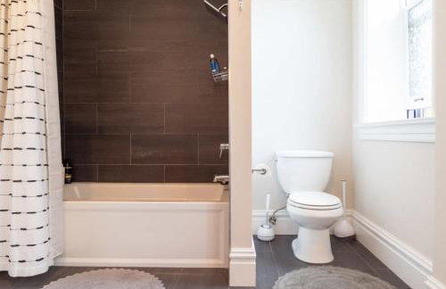 Gorgeous 5BR Storefront Home ABODEbucks - Foto 35