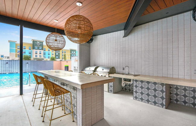 Relax in a Luxe Resort-style Condo - Foto 34