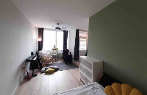 Cozy, green studio with a balcony in Berlin - Foto 4