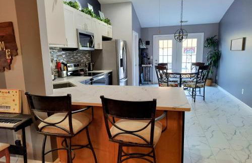 Hot Tub Hideaway 3 BR - Foto 24