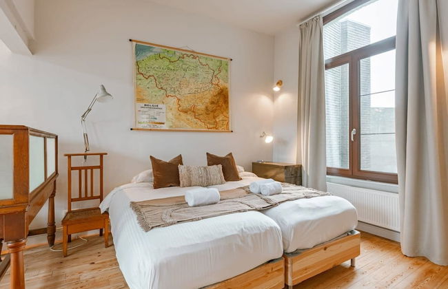 Charming Mansion in Vibrant Antwerp - Photo 53