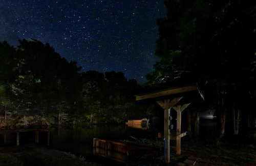 Lakefront 3BR with Bunkhouse and Kayaks, Rowboat Included - Foto 18