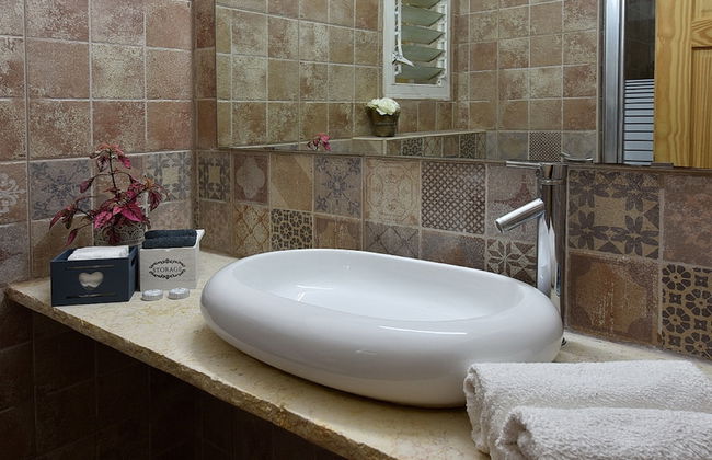 Mul Kineret Suites - Photo 25