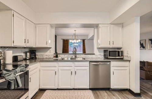 Modern Home In West Denver 15 Min Close To Downtown - Photo 22