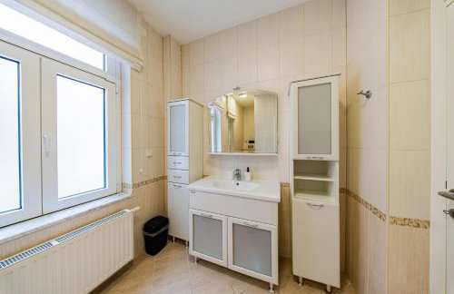 Zagreb 265 & 266 - 3 Bedroom Apartment & 2 Bedroom Apartment - City Centre - Flexible Keybox Entry - Monthly Rent - Modern - Photo 60