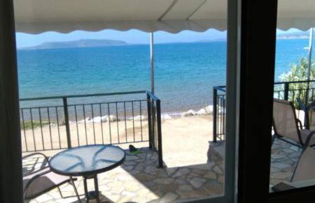 Loutsa Finikounta, 1room Apartment on the beach - Photo 3