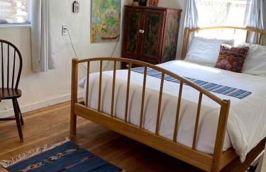 Rural Log Cabin Rental for Couples near Taos Ski Valley - Foto 12