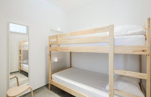 Awesome Apartment In Terre Roveresche - Foto 30