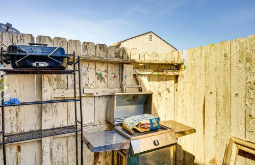 Patio and Mtn Views Family Gem in California City - Foto 18