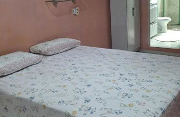 Aconchego da Marci Grande quarto confortável - Foto 2