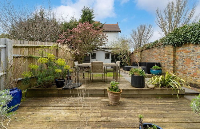 Host Stay Martlet House - Photo 4