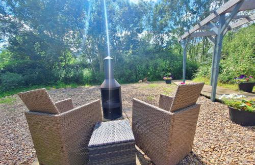 Beautiful Wooden tiny house, Glamping cabin with hot tub 2 - Foto 11