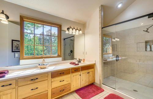 Game Room, Deck and Yard Lake of the Ozarks Retreat - Foto 15