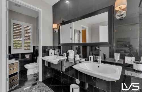 New Royal 80ft Waterfront Wlk2Beach HotPool Spa KitchenBBQ - Foto 71