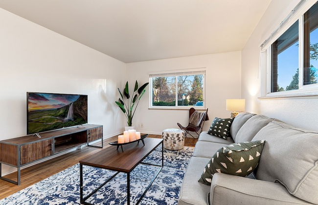 Stylish Getaway W/ Designer Touches - Free Bikes - Foto 1