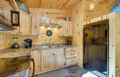 Lakefront Paradise with Private Boat Dock and Patio - Foto 15