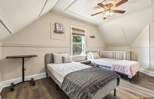 Cozy Evanston Villa with cinema and massage sofa - Foto 29