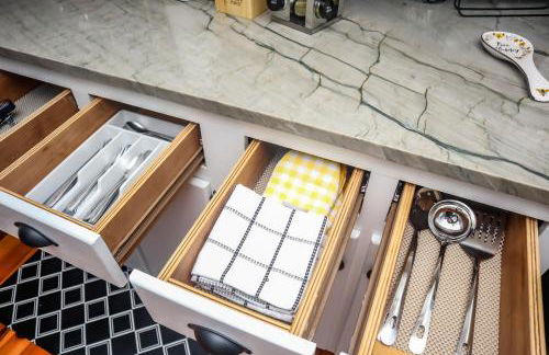 Bright & Stylish 2-Bedroom Near Downtown Mobile Free Parking - Foto 38