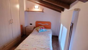 La Jara - Foto 4, wardrobe