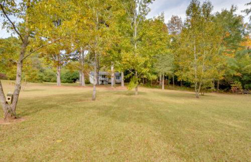 Lakefront Westminster Retreat with Boat Dock! - Foto 32