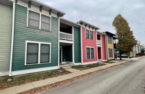 6BR Downtown Side-by-Side Townhomes 2 Garages - Foto 29