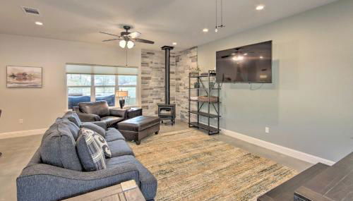 Home with Screened Porch - Near Toledo Bend Lake! - Foto 4