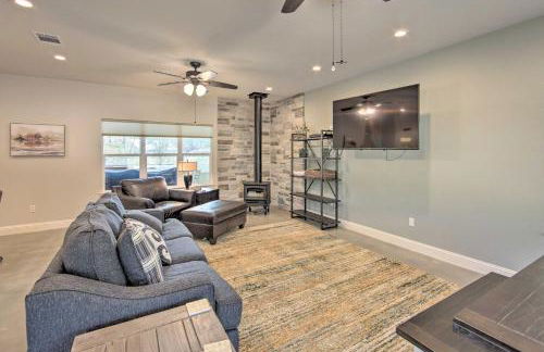 Home with Screened Porch - Near Toledo Bend Lake! - Foto 4