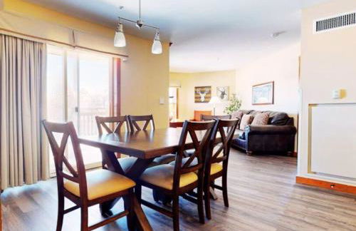 Lux Stay USA Ballhooter Twin Gables Ski-InOut Hot Tub - Foto 66