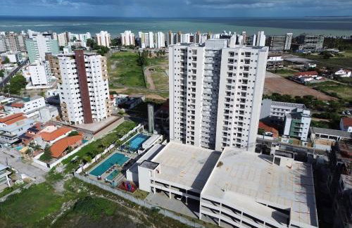 Apartamento na praia, 2 quartos e área de lazer - Foto 76