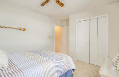 Porch and Water Views Getaway in Mallard Lakes - Foto 19