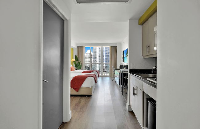 Stunning 12th Floor Studio in the Grove - Foto 3