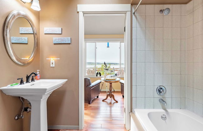 Madrona Beach House by Avantstay Waterfront Home - Foto 23