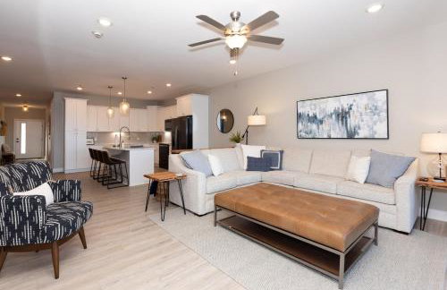 Topsider Condo w/ Stunning Lake Views, Shuffleboard & King Beds - Foto 8