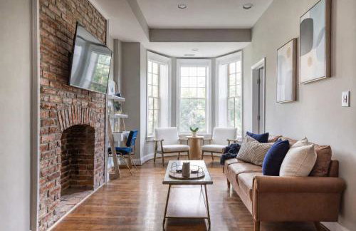 Luxury 3BR with Parking in Heart of DC - Steps to Metro - Photo 1