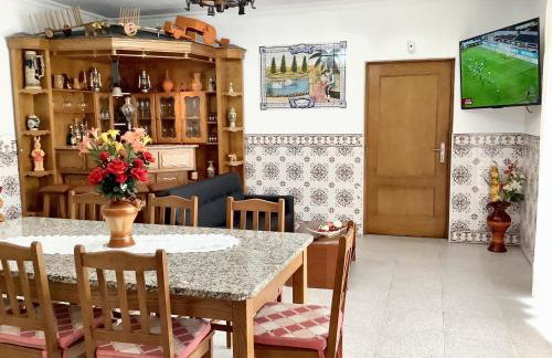 Charming House in Cortiçada with Balcony and Mountain View - Foto 22