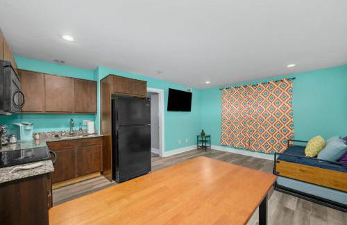 Convenient 1BR Unit Close to Shopping & Dining - Foto 1