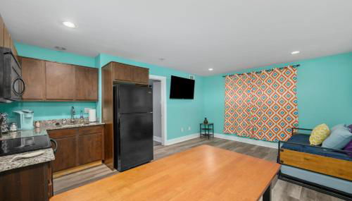 Convenient 1BR Unit Close to Shopping & Dining - Foto 1