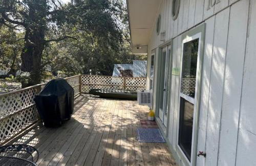 Playing Hookie LLC - Foto 7