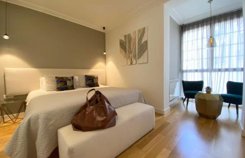 Spacious Elegant on Avenue Diagonal By MyRentalHost - Photo 1