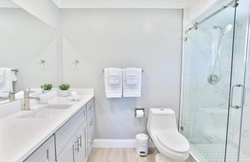 Pool Table, Minigolf, Games at Pondside FunHouse - Foto 26