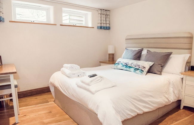 Padstow Breaks - Duke House - Photo 11