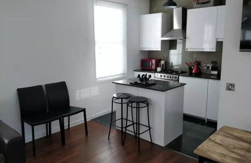 University and Central Edinburgh - Photo 9