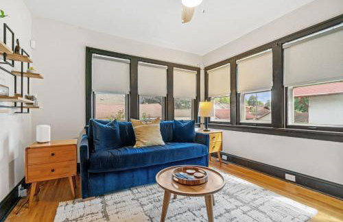 Lowry Parlour - Photo 18