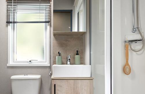 Heather View Essential Clover Caravan 3 - Photo 5